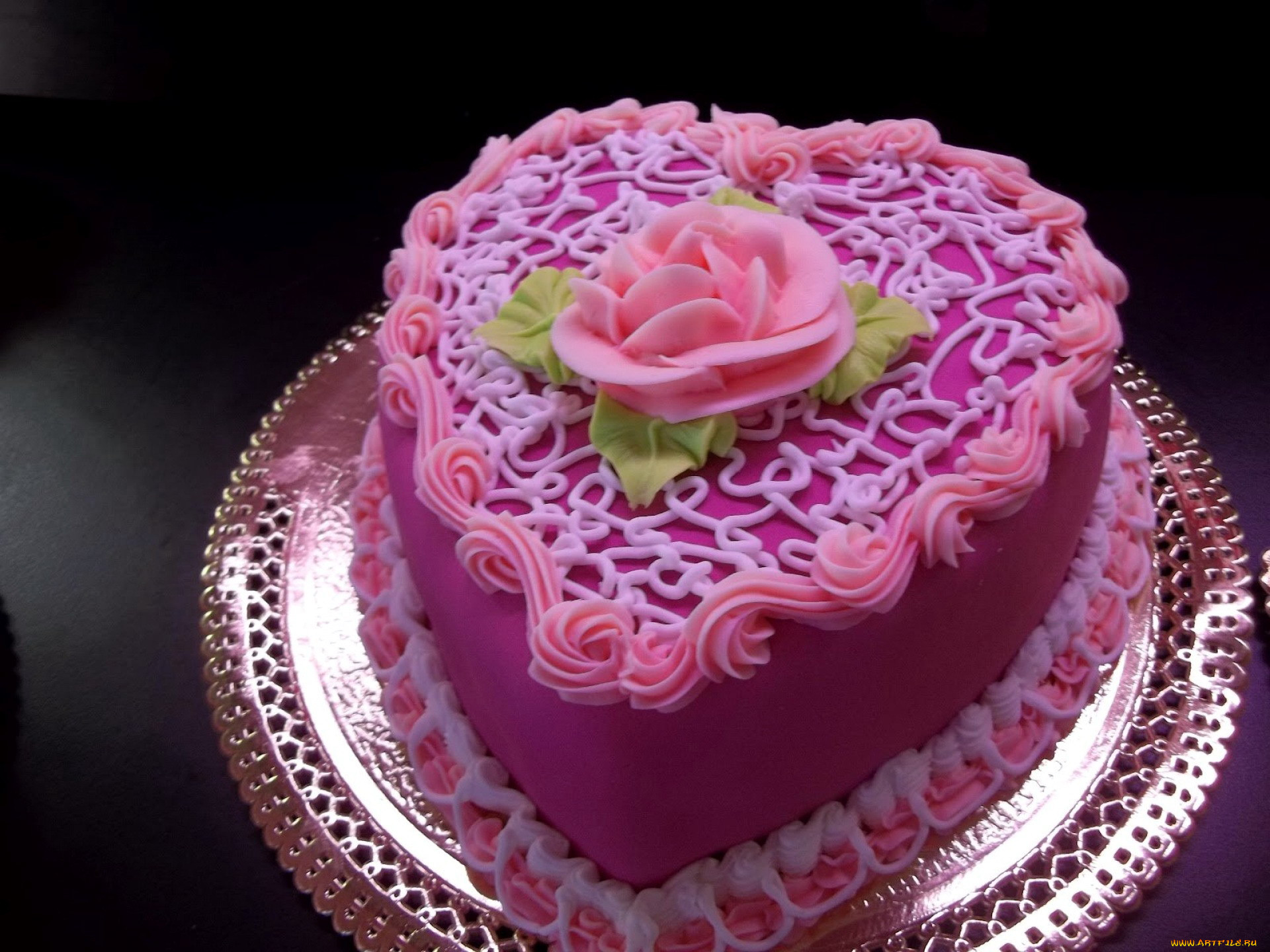 Над воротами занялась красивее торты. Красивые торты. Красивые торты на день рождения. Торт для женщины. Торт на день рождения женщине.